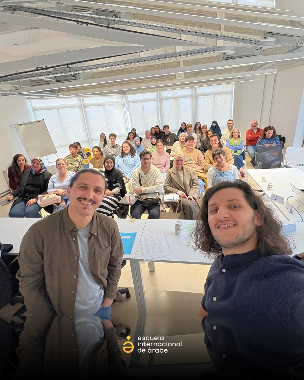 Alumnos en una clase de la Escuela Internacional de Árabe con el equipo de eiarabe.com