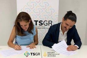 La Escuela Internacional de Árabe firma un Convenio de Colaboración con el Colegio Oficial de Trabajo Social de Granada.