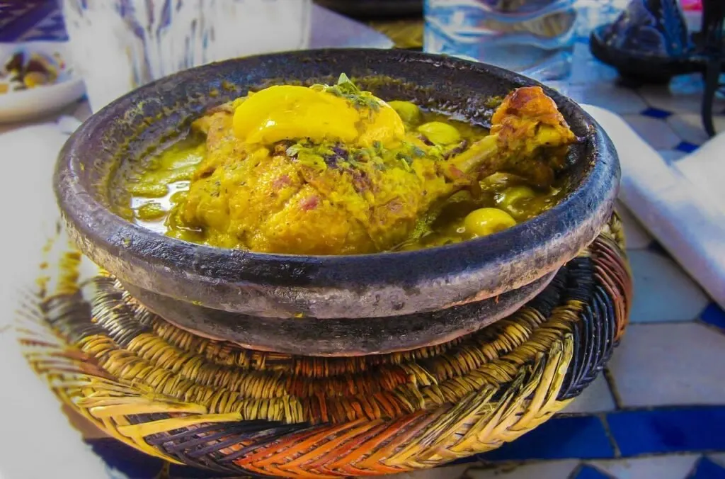 Pollo tajin plato tipico de Marruecos comida arabe